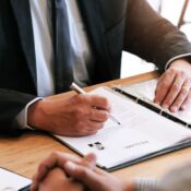 How to Build a Strong Freelancer Profile That Attracts Clients