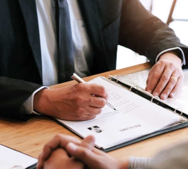 How to Build a Strong Freelancer Profile That Attracts Clients